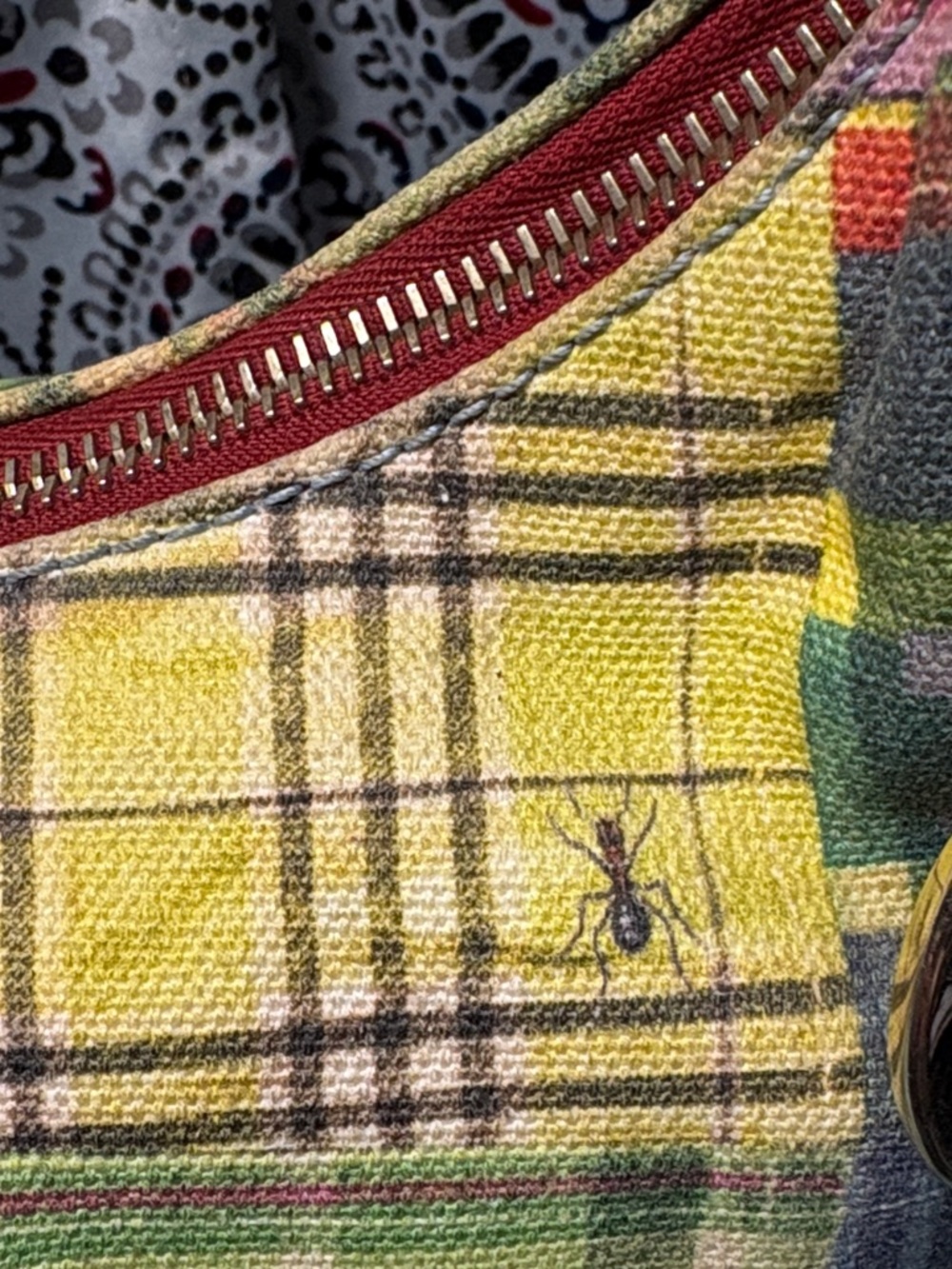 Dooney & Bourke Picnic Plaid Ant Print Canvas Hobo Bag | Rare Y2K - Picture 3 of 15